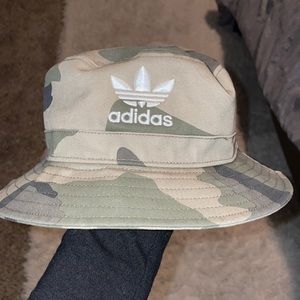Adidas bucket hat